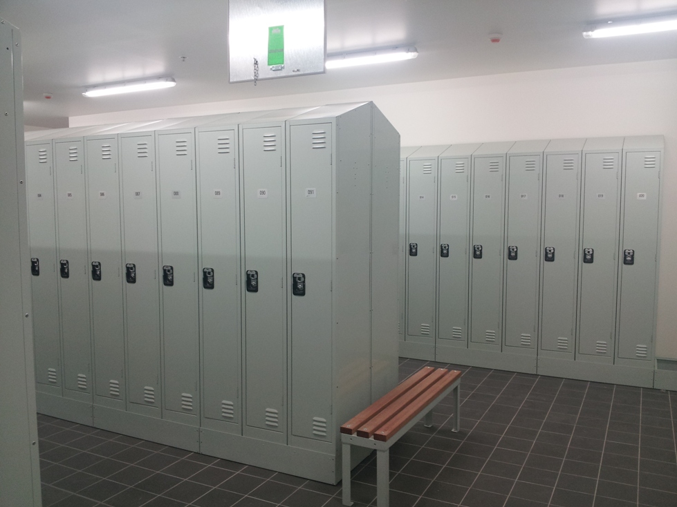 Sloping Top Single Tier Traditional Lockers – APLNG, Curtis Island QLD